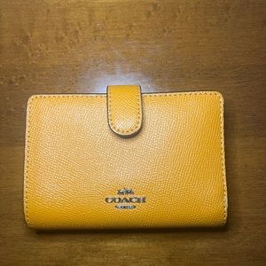 COPY - Coach Medium Corner Zip Wallet yellow used